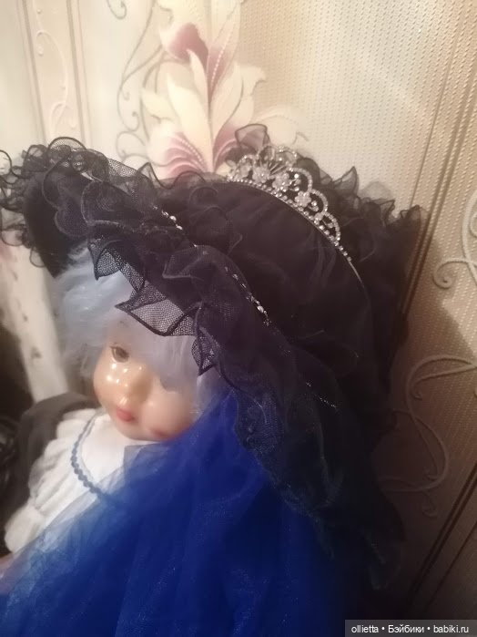 кукла в шляпе