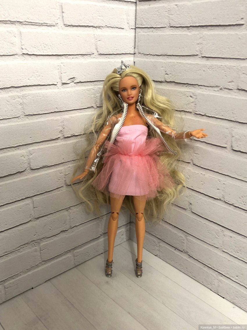 Молд скиппер из 90, американская школьница 2000х на современном мтм теле 🩷 (фото 5)