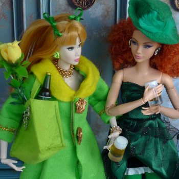 Рыжее и зелёное.