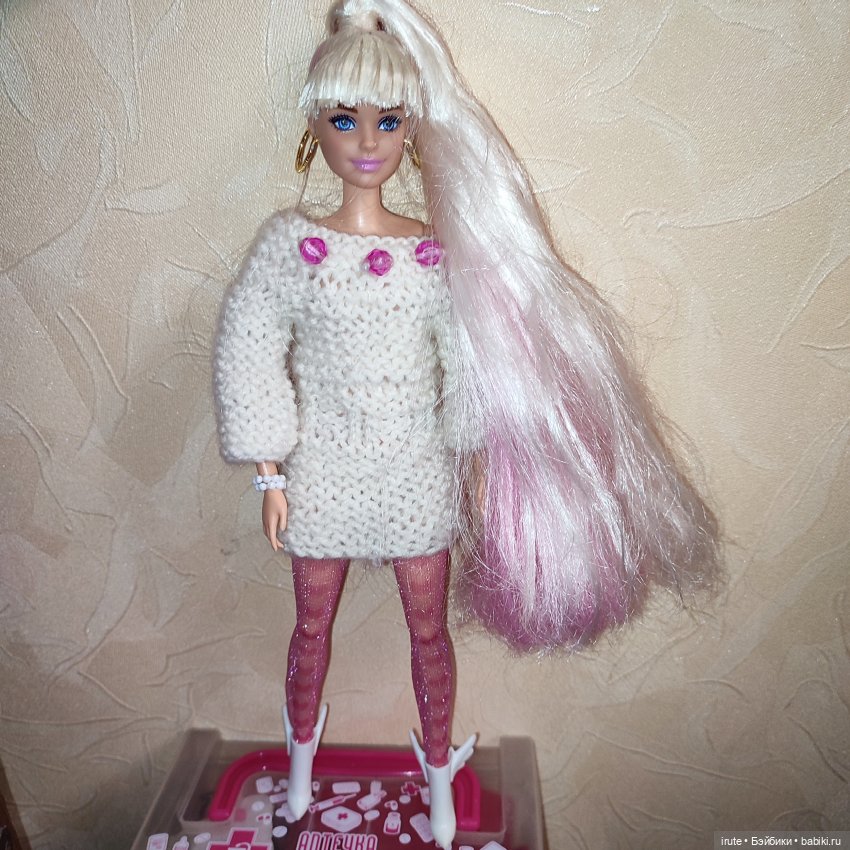 Переоделась