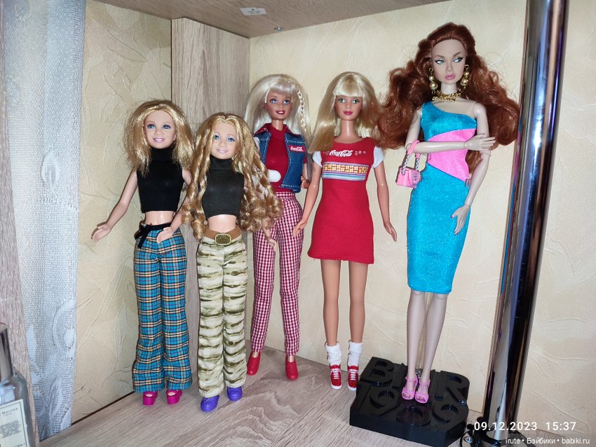 Где живут мои куклы — Коллекции игровых кукол (Playline): фото полок (фото 6)