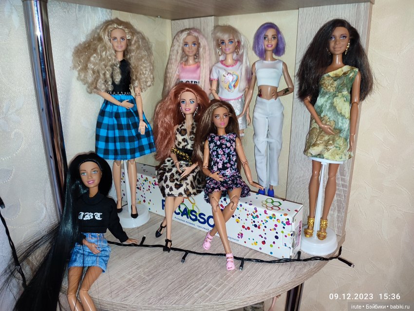 Где живут мои куклы — Коллекции игровых кукол (Playline): фото полок (фото 4)