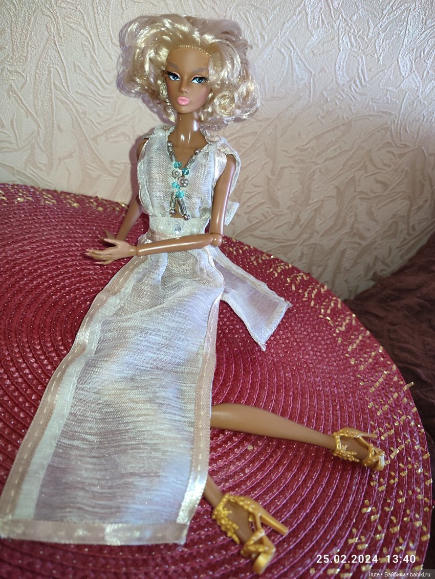 Бриджит. Разные образы — Фэшн