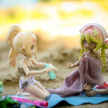 Лето, солнце, озеро, пляж.