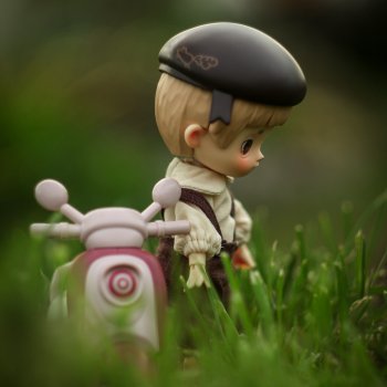 Penny's box - маленький прогуливающийся художник.