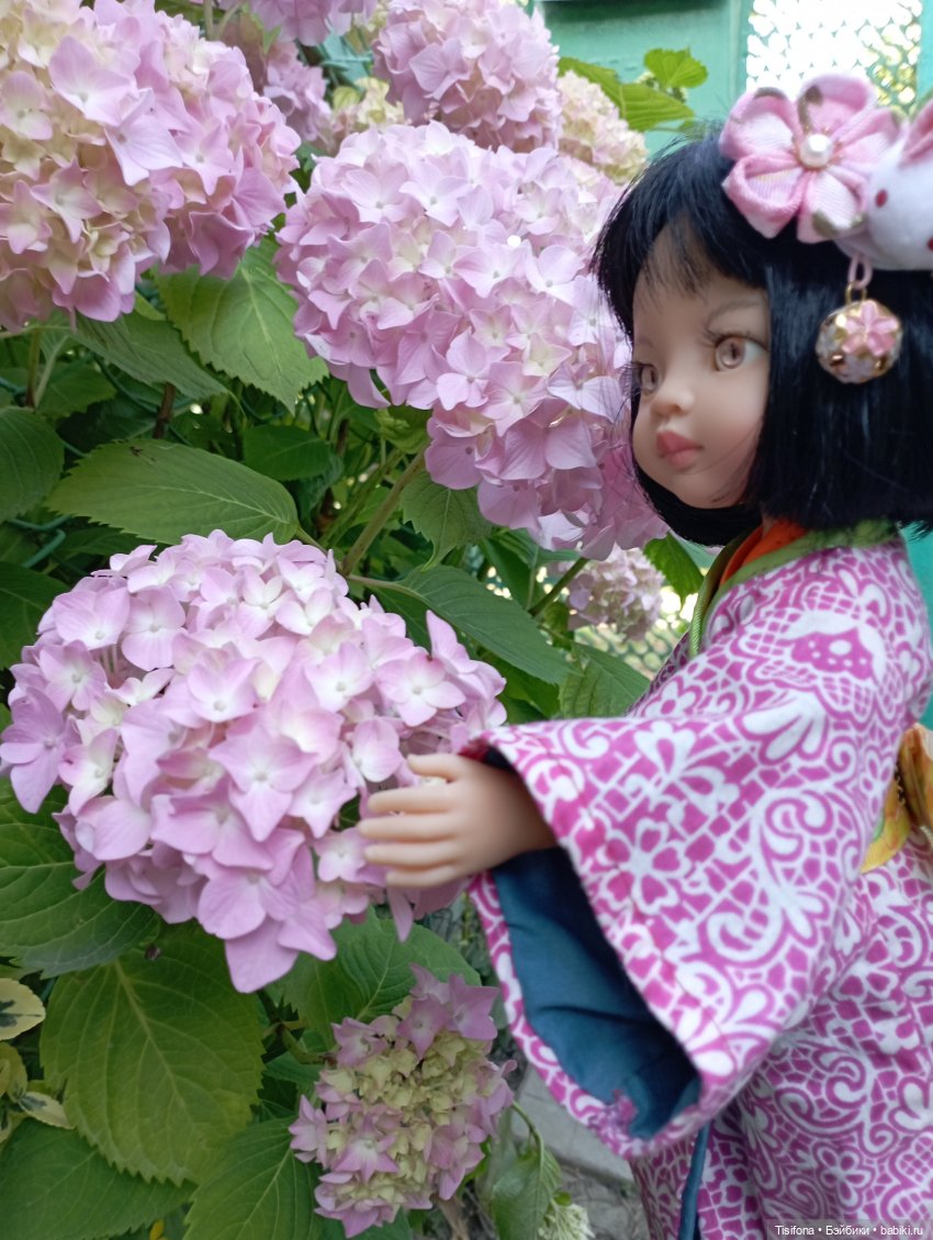 Выгул кимоно — Куклы Paola Reina (Паола Рейна): новинки