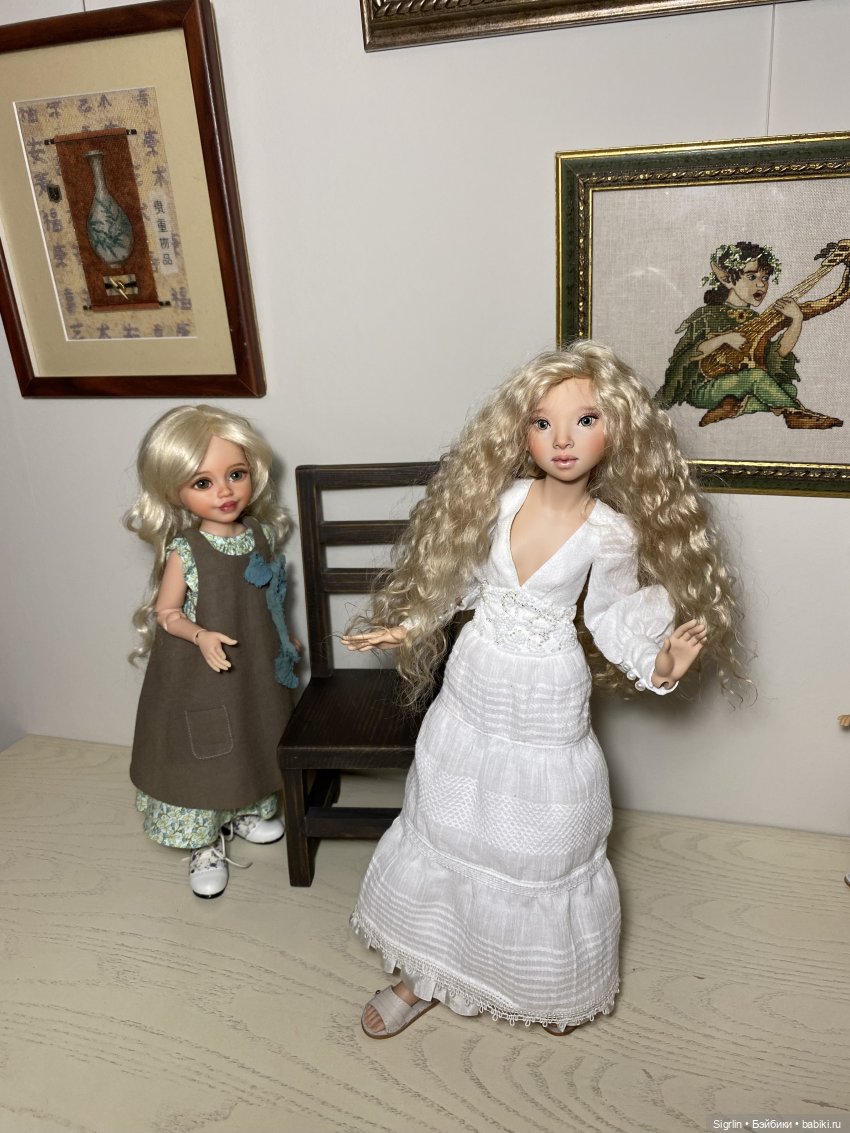 У Мейху в белом коза у второй искусственный волос