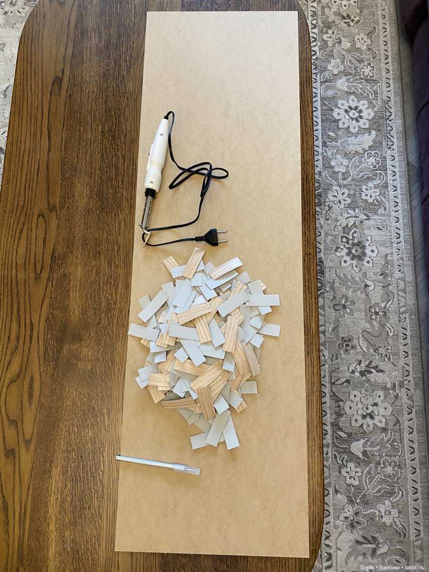 Утюжок для печворка и скальпель очень удобны