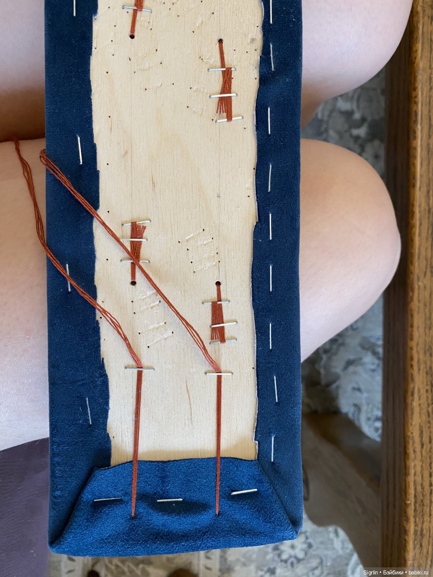 Room-shelf - Диван и лотос