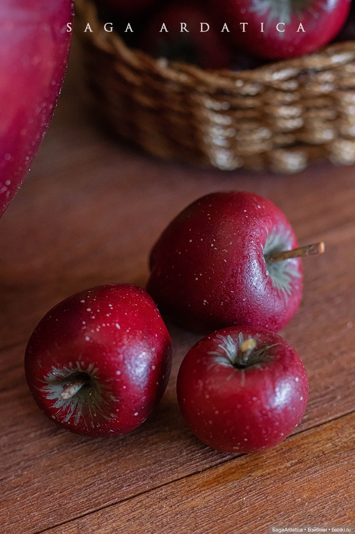 Красные яблочки — Кукольная миниатюра своими руками: еда (фото 5)