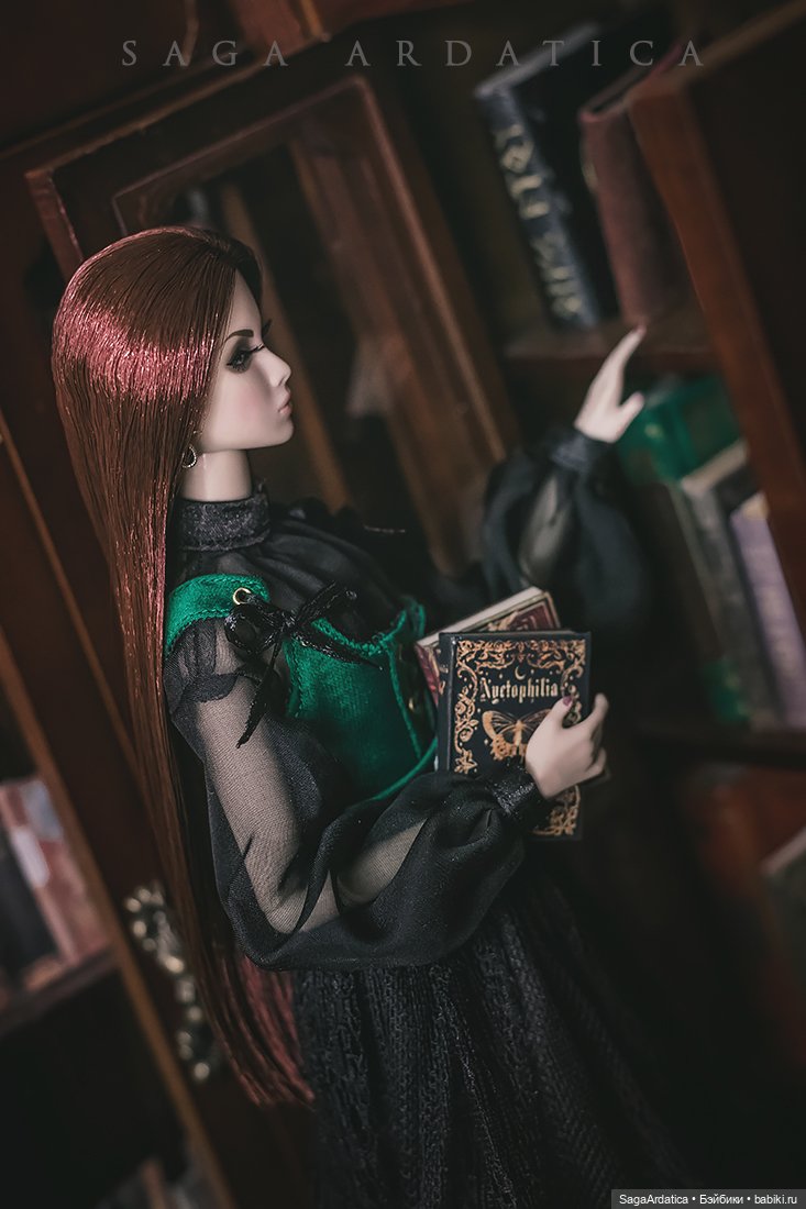 В библиотеке | Бэйбики В библиотеке — Куклы Integrity Toys (Интегрити): Poppy Parker (фото 2)