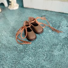 Туфли на завязках