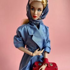 Редкая птица Loni Lawrence