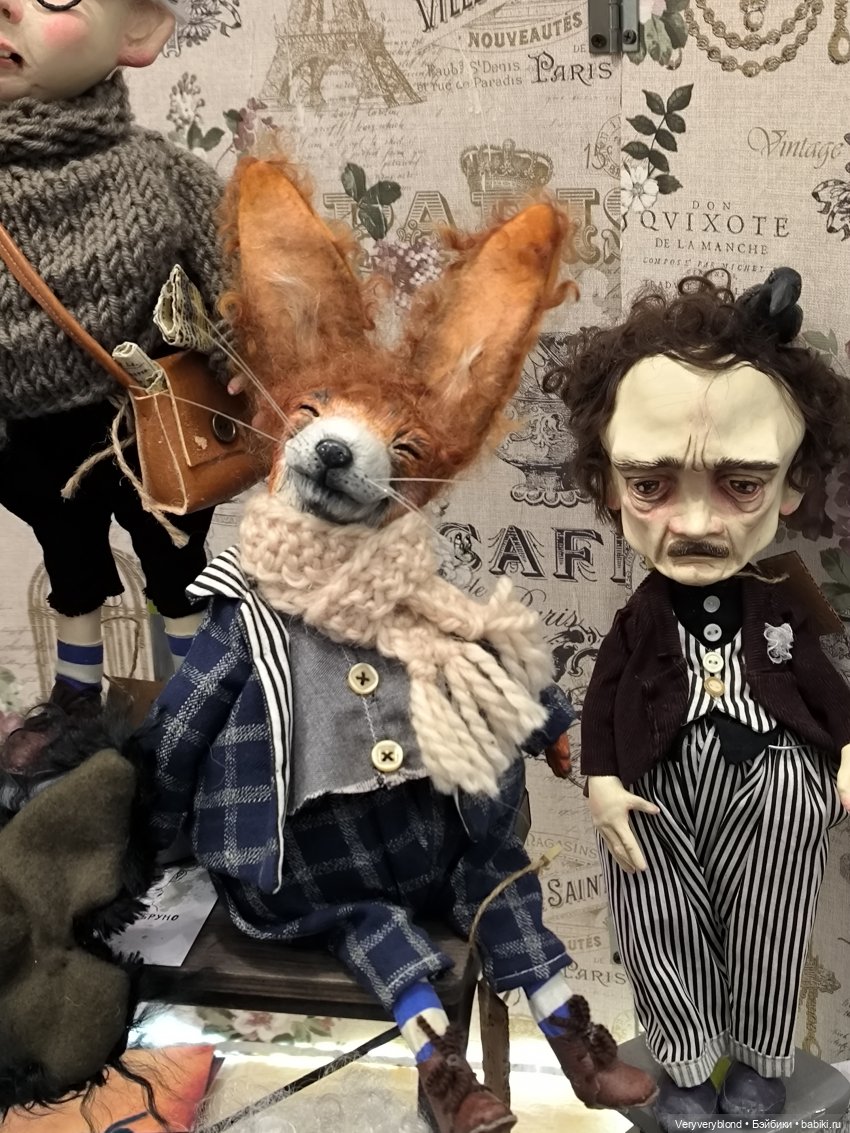 Очень интеллигентный лис😊