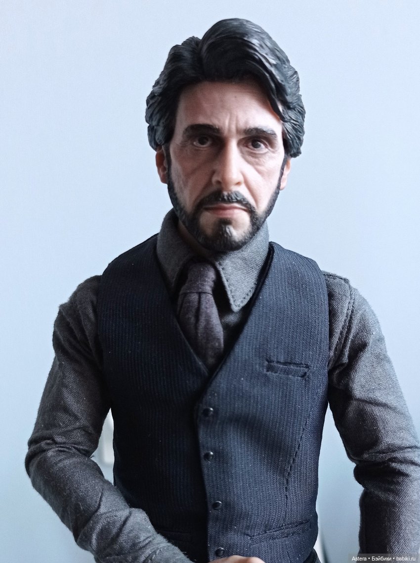 Семья Монтефиори — Коллекционные экшн