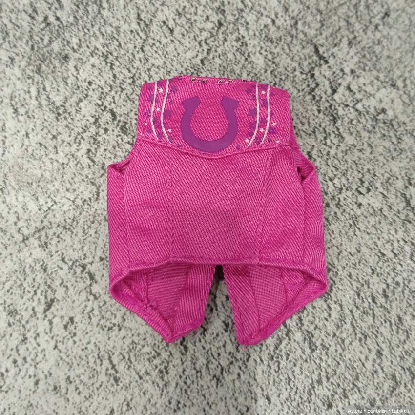 Barbie The Movie в ковбойском костюме. Обзор