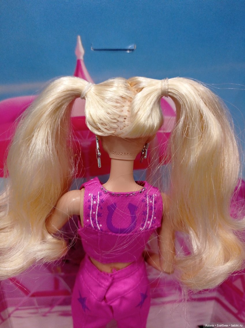 Barbie The Movie в ковбойском костюме. Обзор