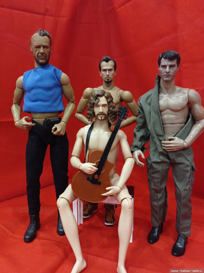 Горячие парни New Doll City