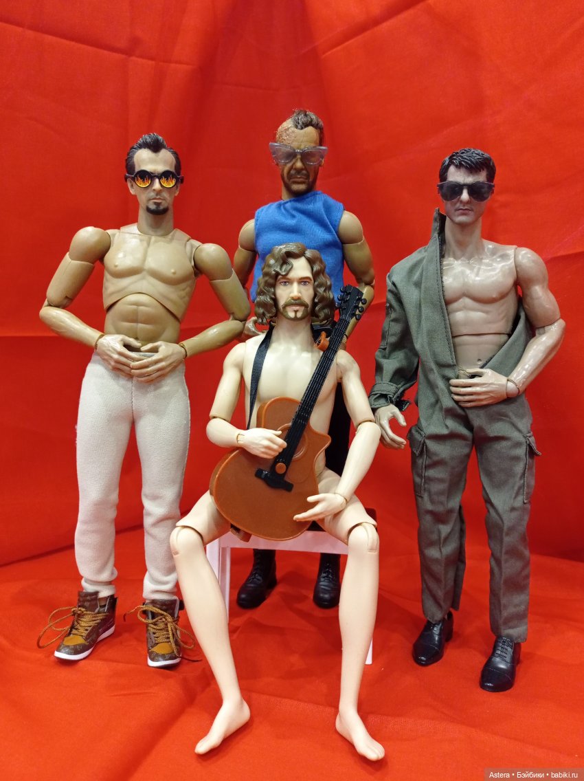 Горячие парни New Doll City