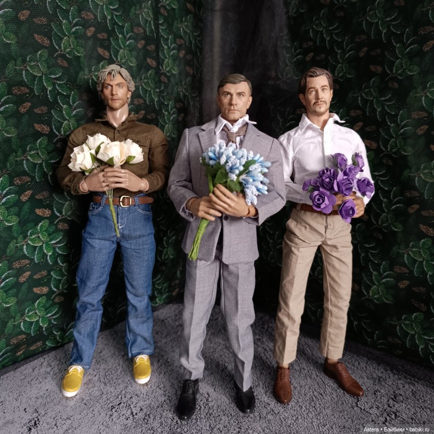 Мужчины поздравляют с 8 марта