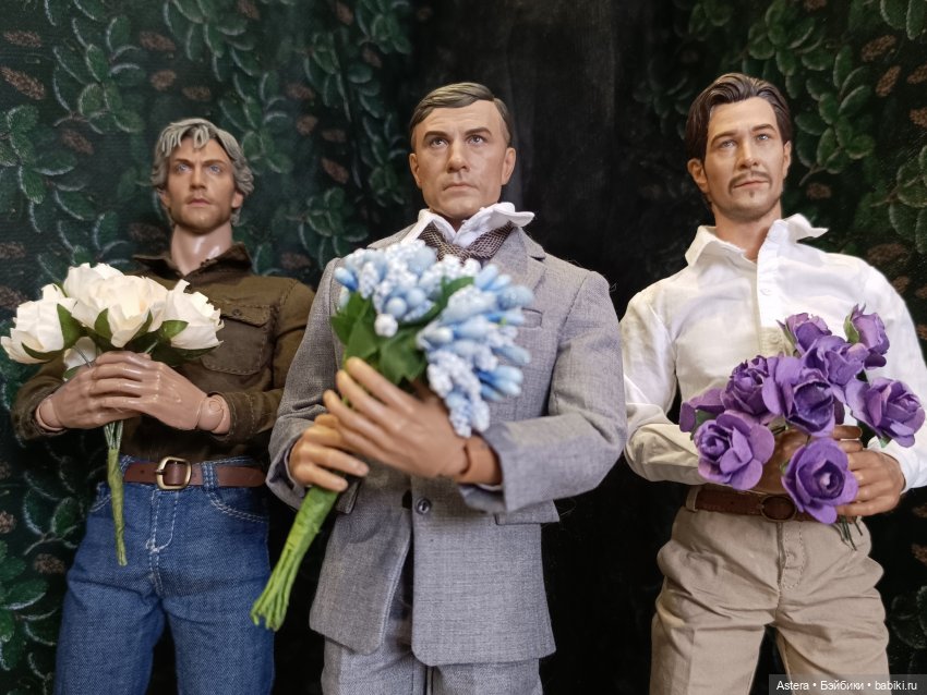 Мужчины поздравляют с 8 марта