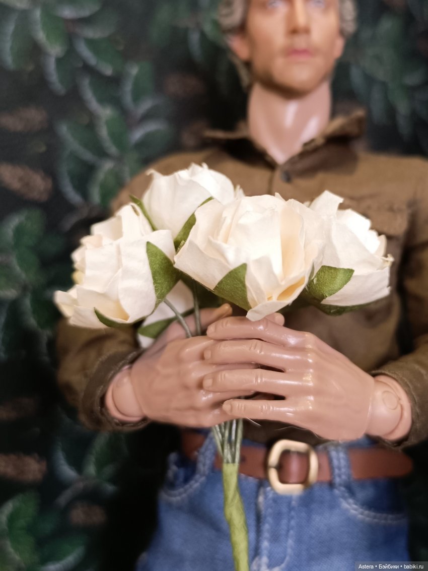 Мужчины поздравляют с 8 марта