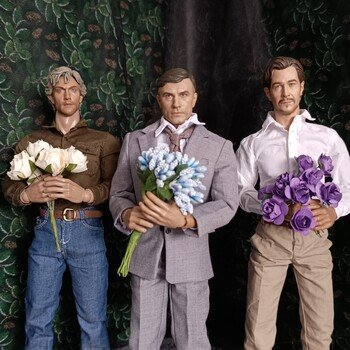 Мужчины поздравляют с 8 марта