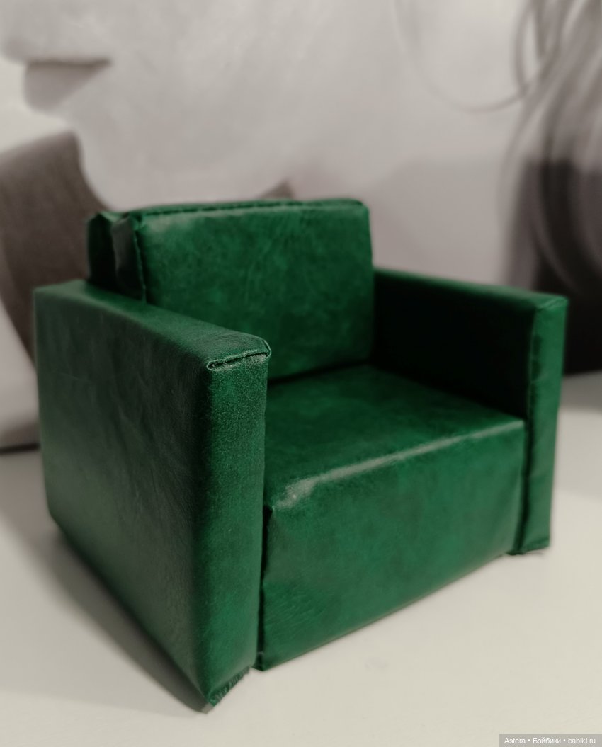 Норман и Карлуша примеряют новое кресло (фото 3)