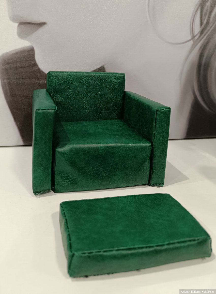 Норман и Карлуша примеряют новое кресло (фото 7)