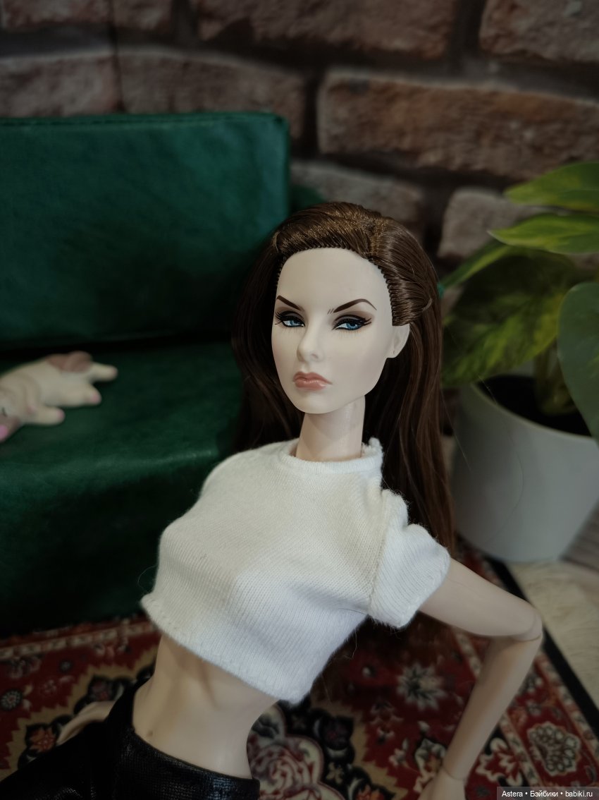 Грустная Лесли | Бэйбики Грустная Лесли — Куклы Integrity Toys (Интегрити): Poppy Parker