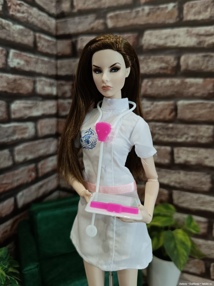 Грустная Лесли | Бэйбики Грустная Лесли — Куклы Integrity Toys (Интегрити): Poppy Parker