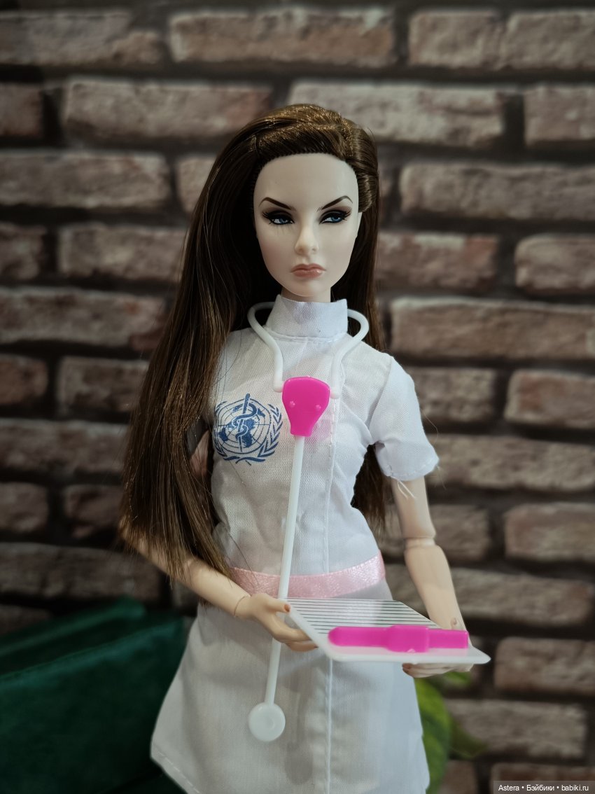 Грустная Лесли | Бэйбики Грустная Лесли — Куклы Integrity Toys (Интегрити): Poppy Parker