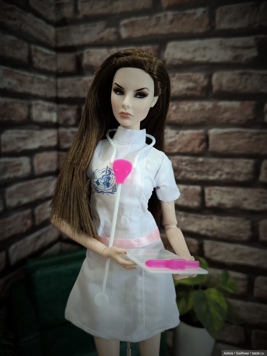 Грустная Лесли | Бэйбики Грустная Лесли — Куклы Integrity Toys (Интегрити): Poppy Parker