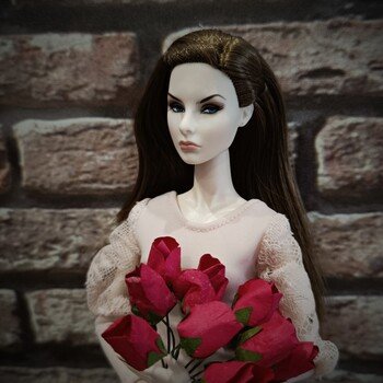 Грустная Лесли