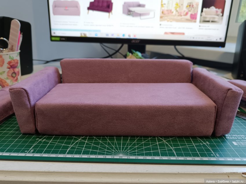 Розовый диван — Мебель для кукол и домиков: фото (фото 3)