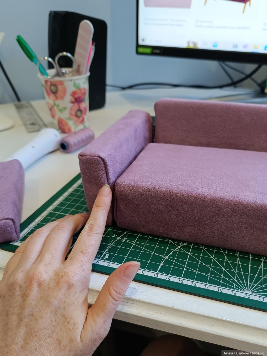 Розовый диван — Мебель для кукол и домиков: фото (фото 4)