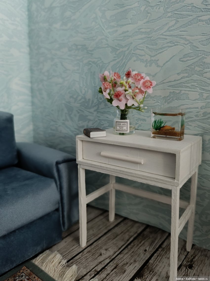 Голубой диван — Мебель для кукол и домиков: фото