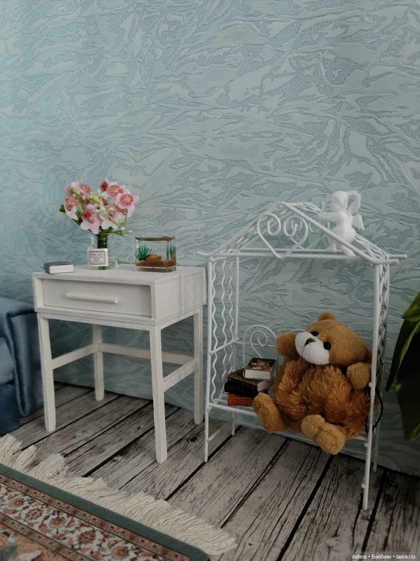 Голубой диван — Мебель для кукол и домиков: фото