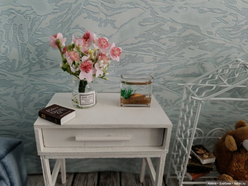 Голубой диван — Мебель для кукол и домиков: фото