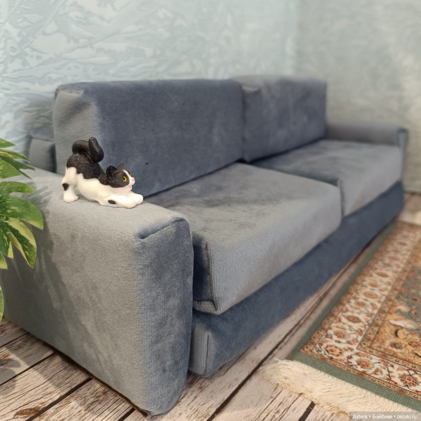 Голубой диван — Мебель для кукол и домиков: фото (фото 7)
