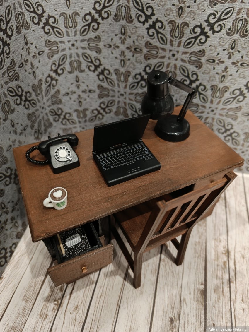 Первый стол комом — Мебель для кукол и домиков: фото