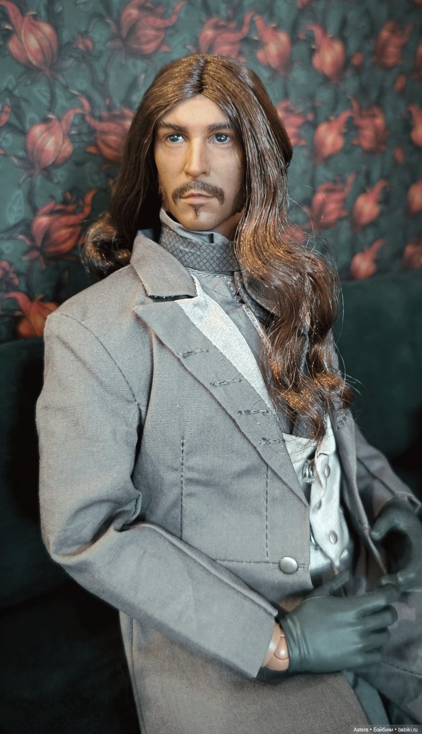 Джентльмен на диване — Коллекционные экшн