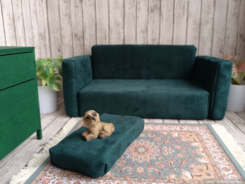 Зеленый диван — Мебель для кукол и домиков: фото