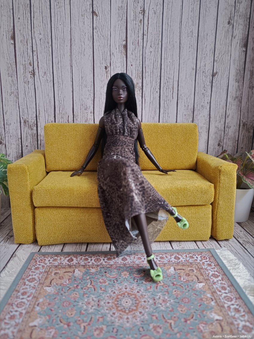 Желтый диван — Мебель для кукол и домиков: фото