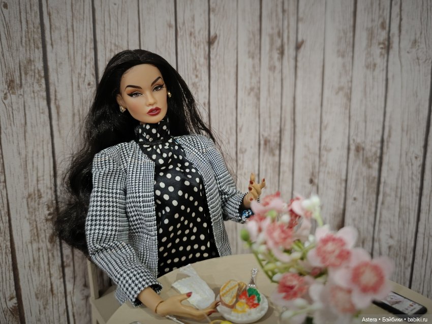 Заблудшая сестра. Глава 10. Теона