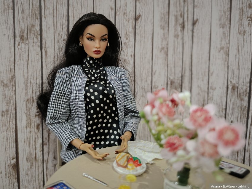 Заблудшая сестра. Глава 10. Теона