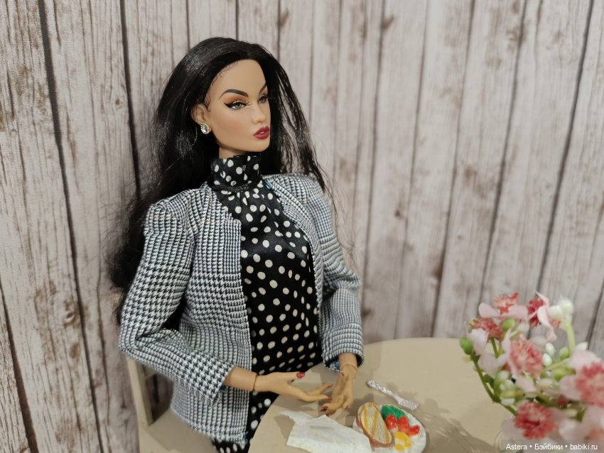 Заблудшая сестра. Глава 10. Теона