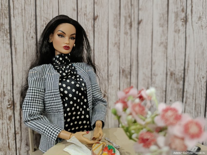 Заблудшая сестра. Глава 10. Теона