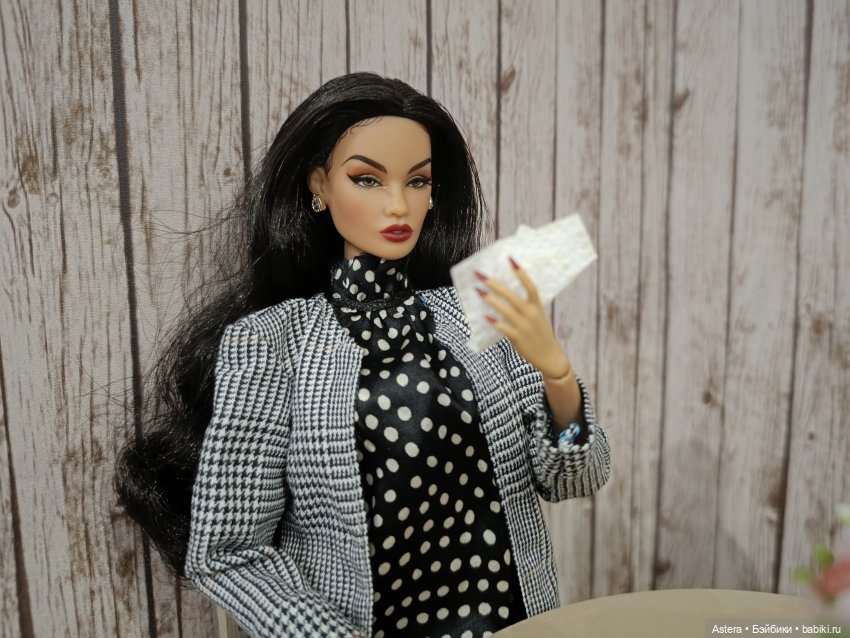 Заблудшая сестра. Глава 10. Теона