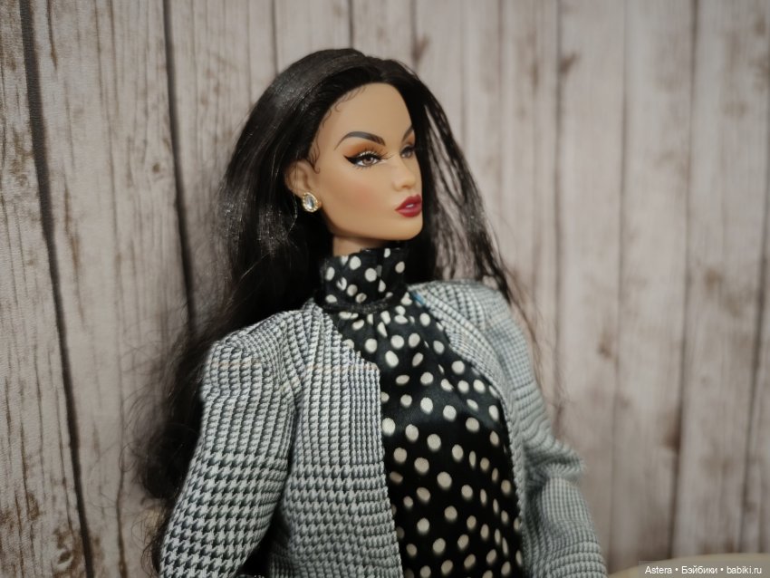 Заблудшая сестра. Глава 10. Теона